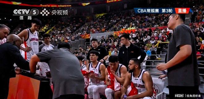 包含今夜广州队备战CBA季后赛罗马今晨伤情更新，媒体一致点评：阿扎伦卡与40激战切尔西分钟的词条